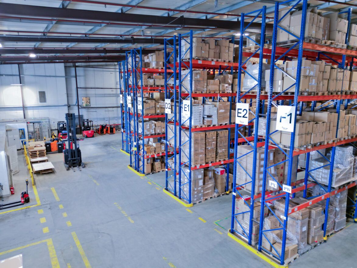 Zdjęcie wnętrza magazynu w Piasecznie