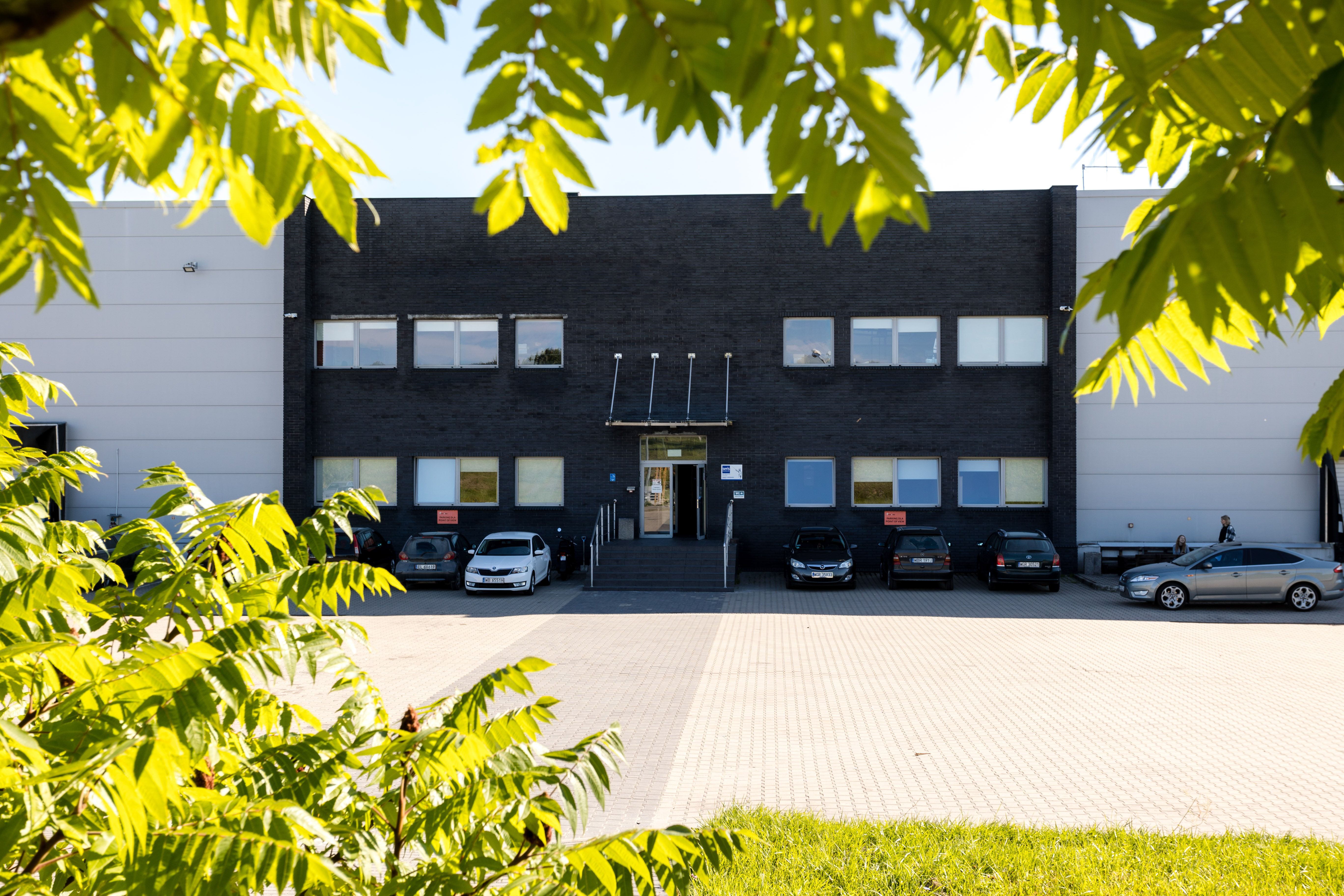 Zdjęcie magazynu Pniewy z zewnątrz