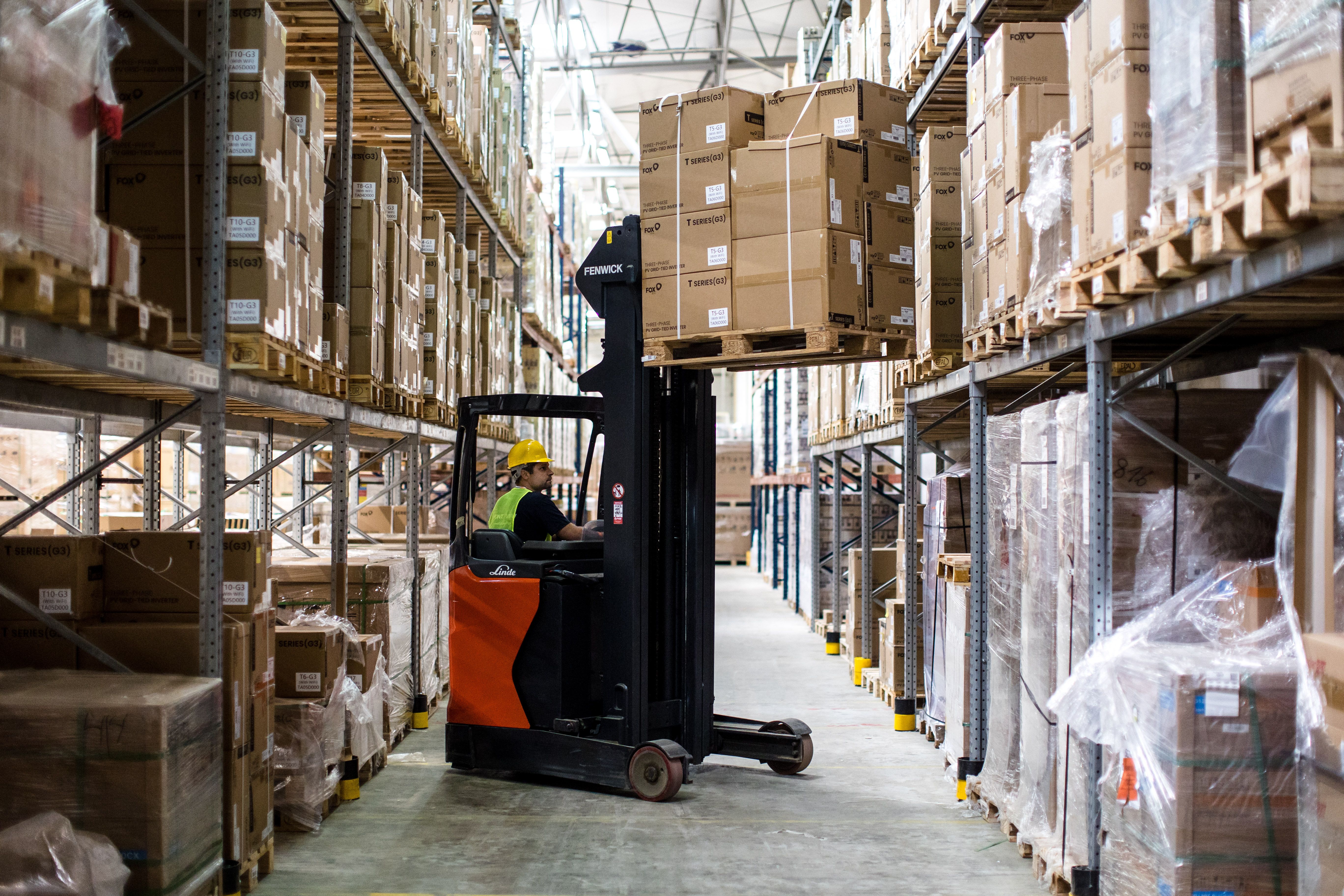 Zdjęcie wnętrza magazynu Pniewy