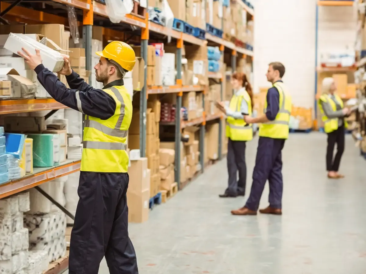 Zdjęcie pracowników POV przy pracy