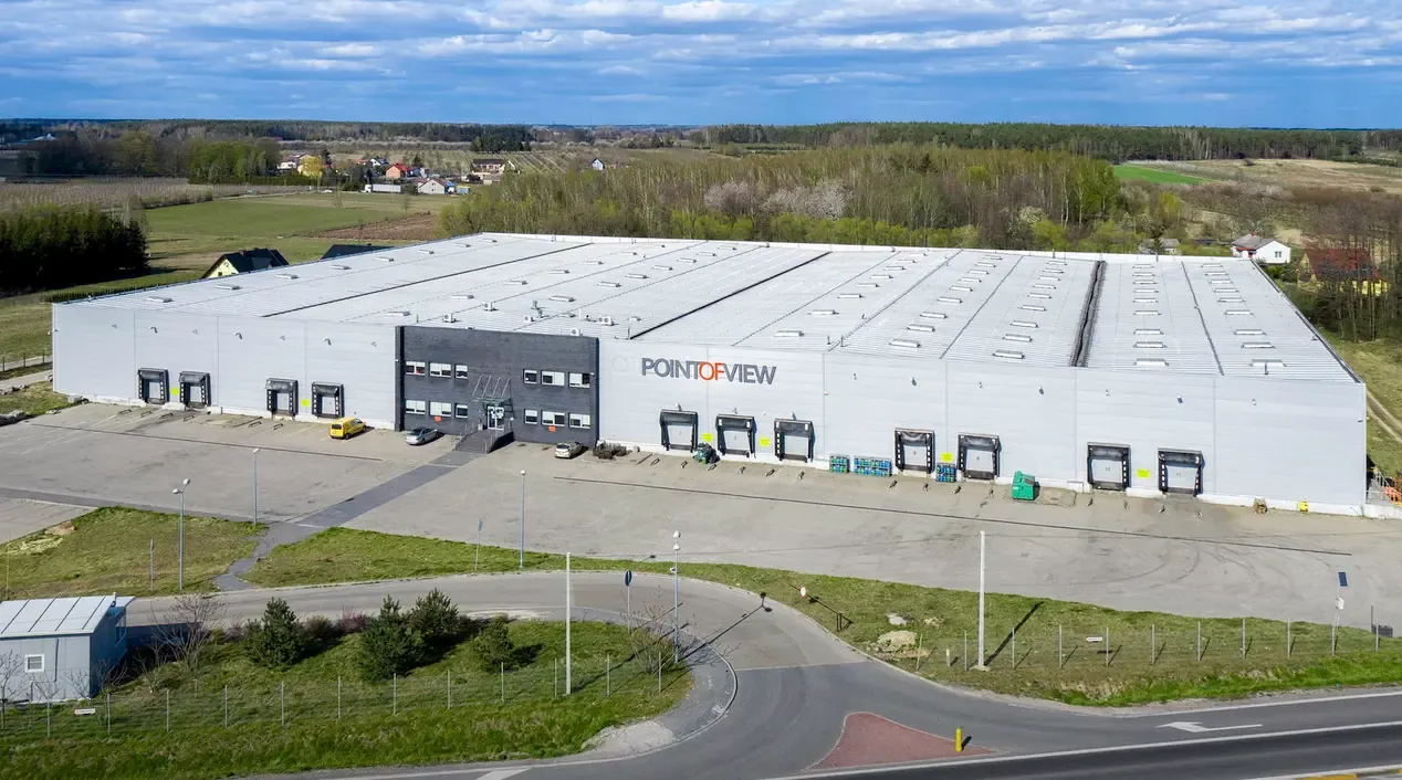 Zdjęcie magazynu Pniewy z zewnątrz