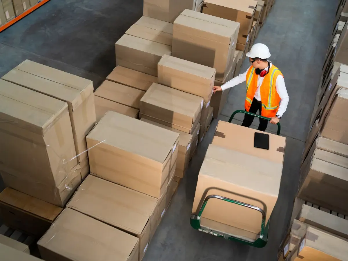 Zdjęcie pracownika POV przy pracy